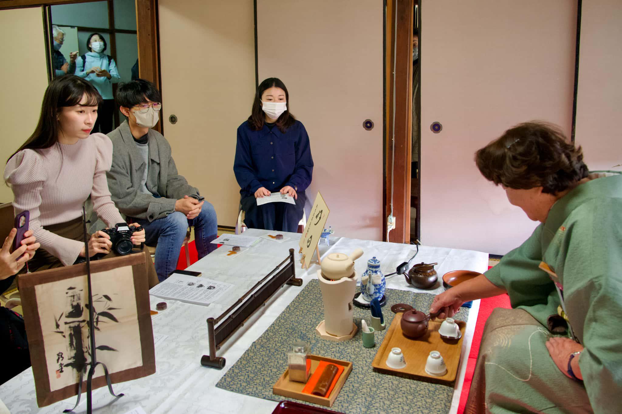 浜街道に佇む 本願寺尾崎別院で​ 「煎茶体験」 × 阪南地産地消の 「和食」体験